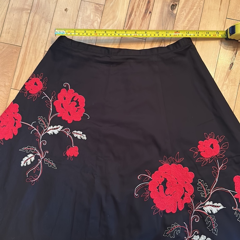 Tristan Floral Embroidered Skirt - Picture 5 of 6